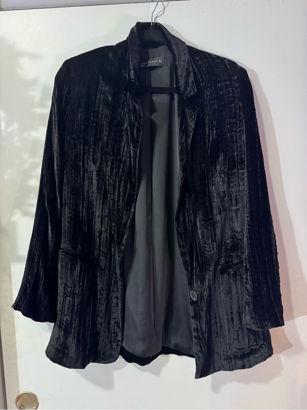 Zara Black Crushed Velvet Blazer BARELY WORN